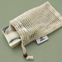 un savon dans le filet a savon en sisal