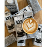 Oatly lait d'avoine barista edition dans un café